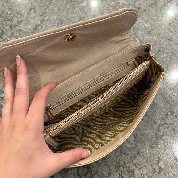 GUESS CLUTCH - Picture 5 of 7